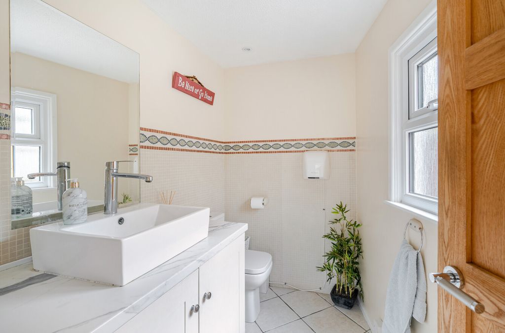 Property photo 3 of 26 Wc