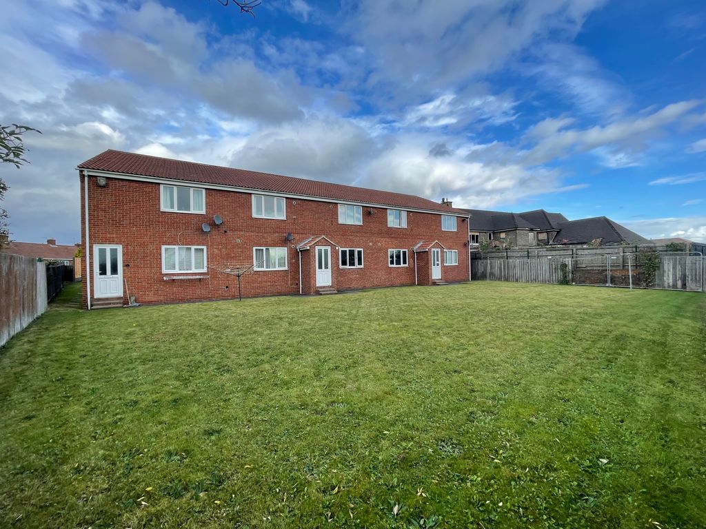 Property photo 1 of 8 Rear Communal Garden