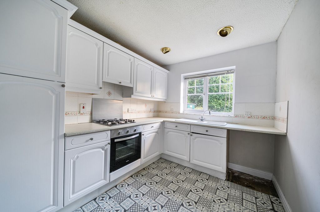 Property photo 3 of 22 1373104-16-68Ff99...