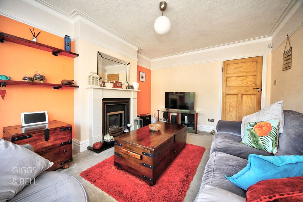 Property photo 3 of 27 2925313