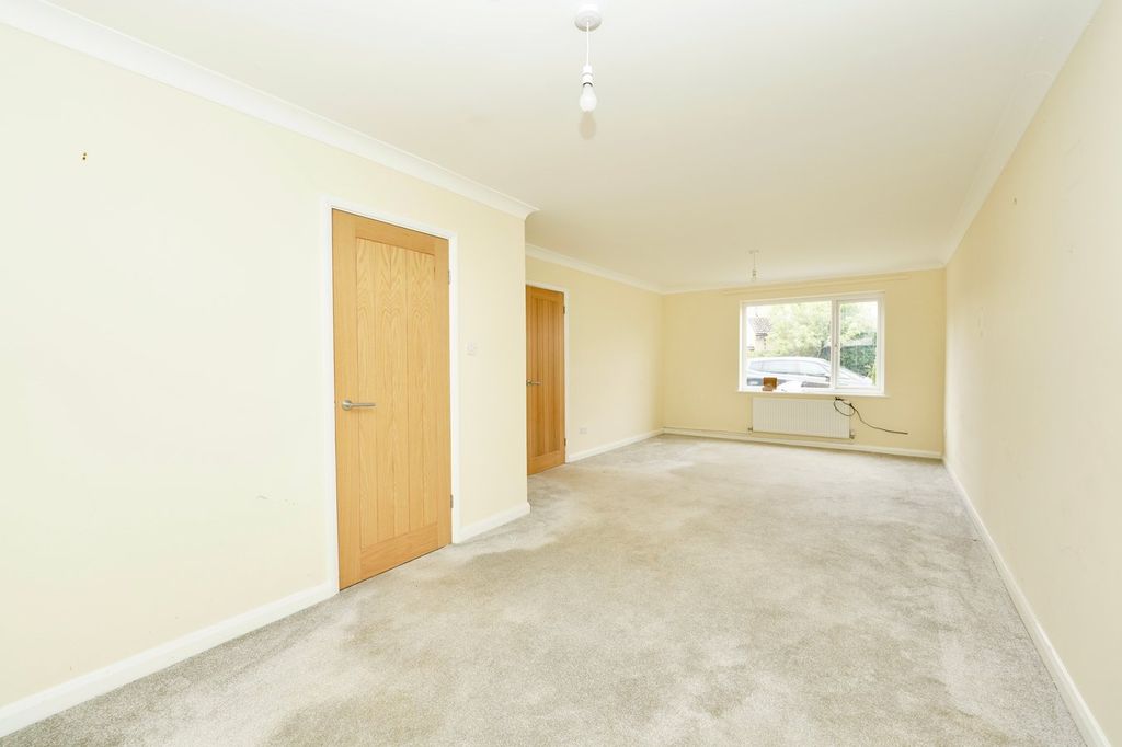 Property photo 3 of 13