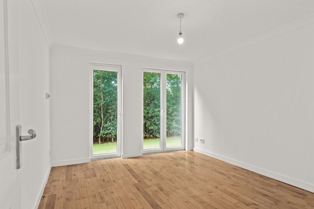 Property photo 2 of 19 5527704