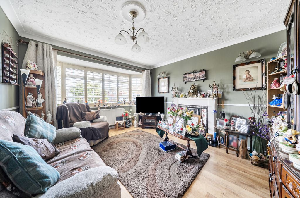 Property photo 3 of 12 152748112