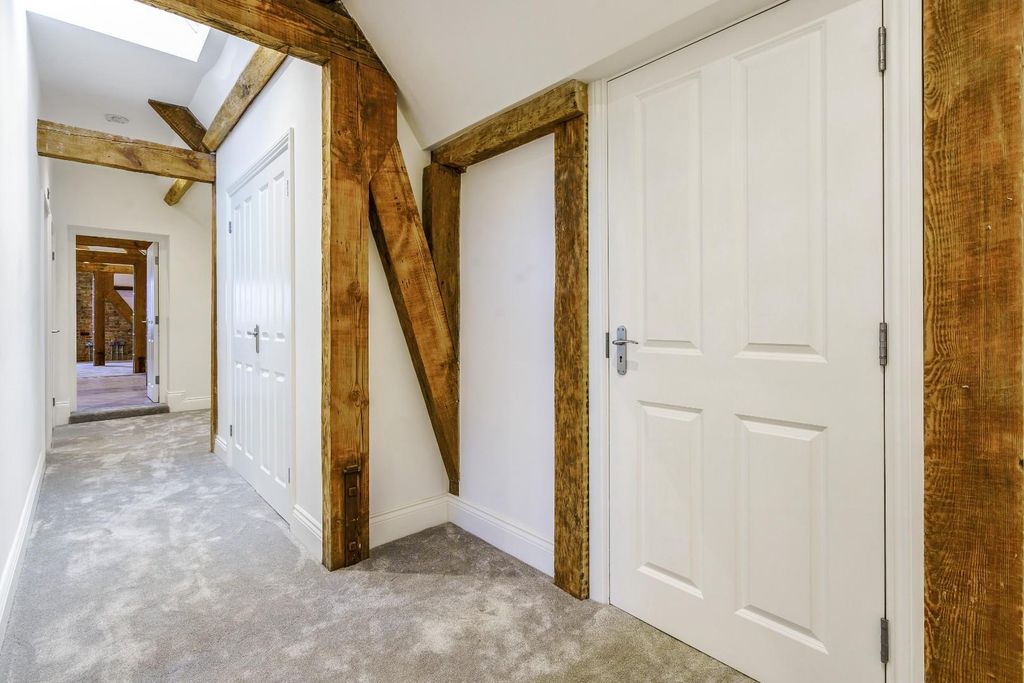 Property photo 3 of 11 66172_Apartment 8 No 19   (20).Jpg