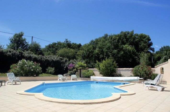 Property photo 2 of 27