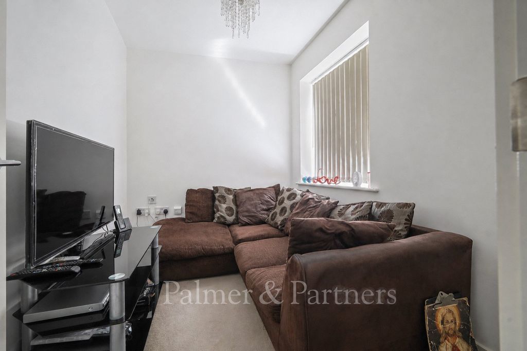 Property photo 3 of 18 Picture No. 01