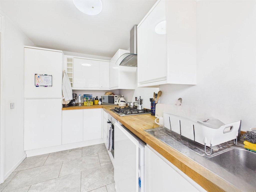 Property photo 3 of 6 Cam05080G0-Pr0203-Still006.Jpg