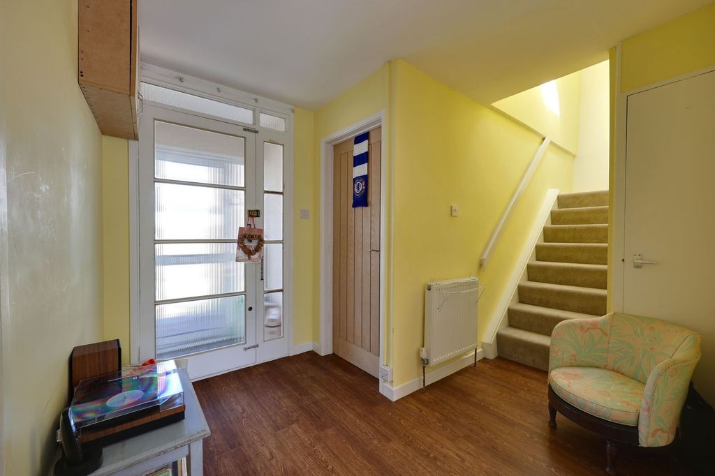Property photo 3 of 33