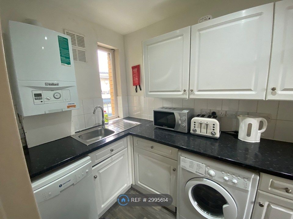Property photo 3 of 7 Kitchen
