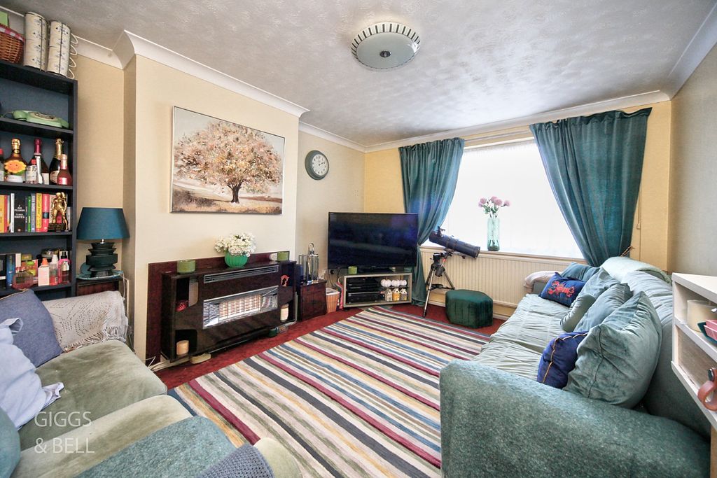 Property photo 3 of 23 4438162