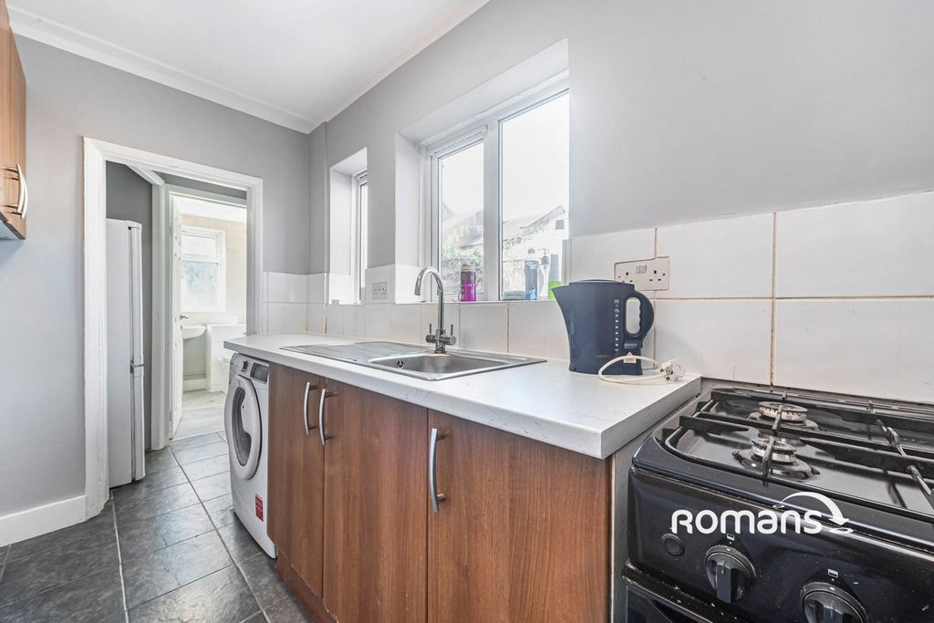 Property photo 2 of 10 Photo