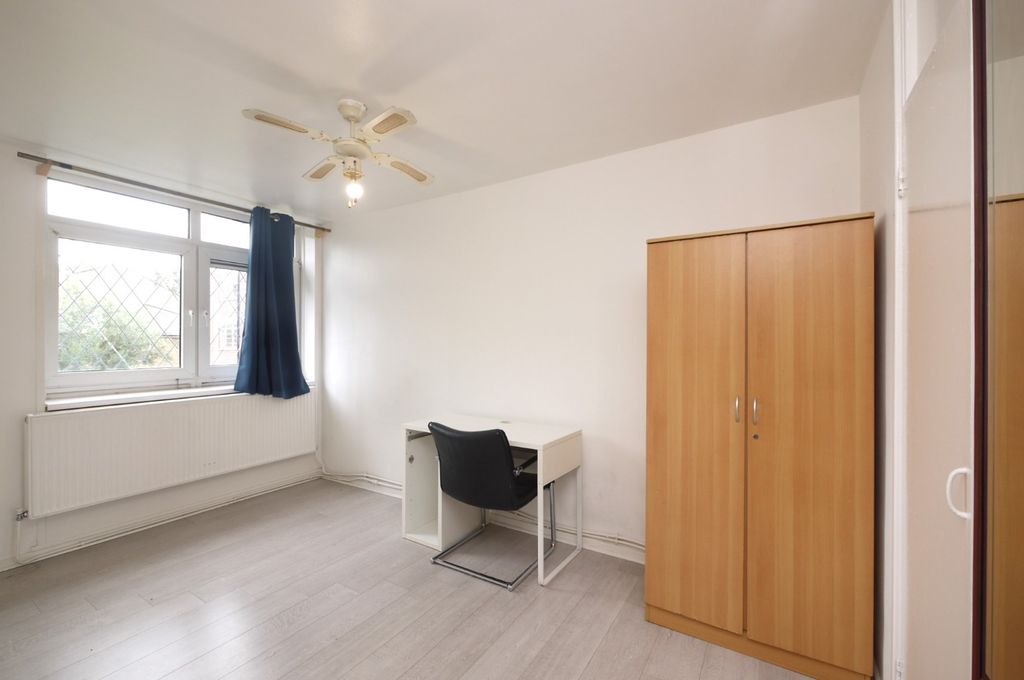 Property photo 3 of 13 4395474