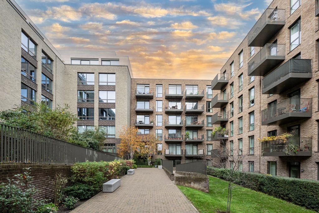 Property photo 1 of 10 Exterior