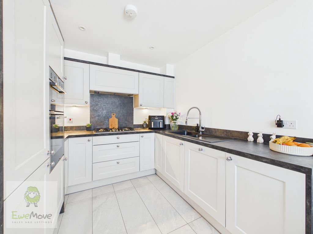 Property photo 3 of 19 Kitchen Dining Room