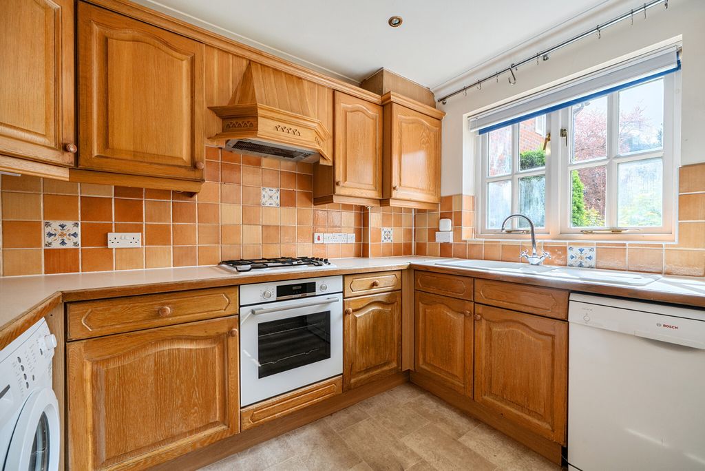 Property photo 3 of 26 1448655-17-69E21d...