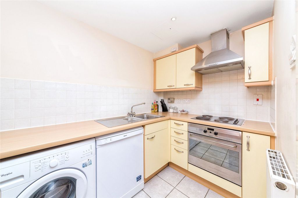 Property photo 2 of 11 Kitchen