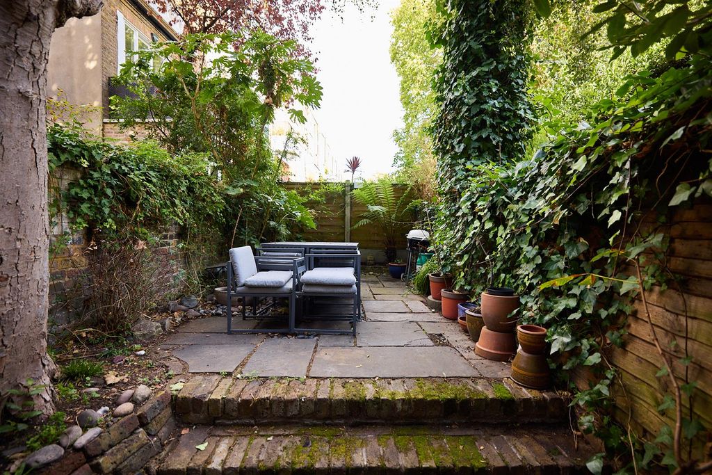 Property photo 2 of 10 Ln Gar 160_074.Jpg