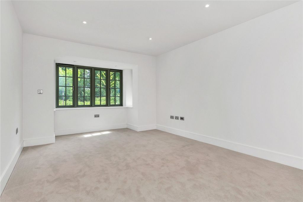 Property photo 3 of 14 Picture No. 16