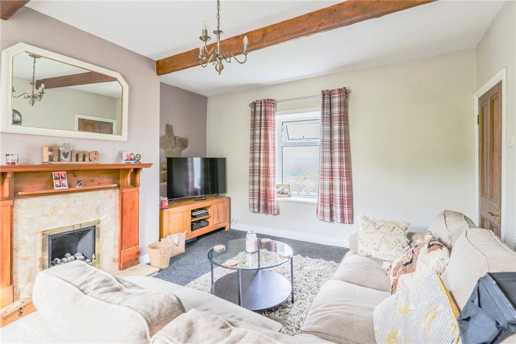 Property photo 3 of 19 Lounge