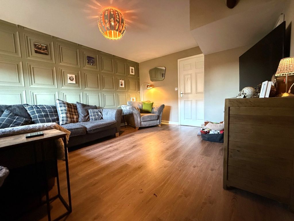 Property photo 2 of 17 Photograph 2