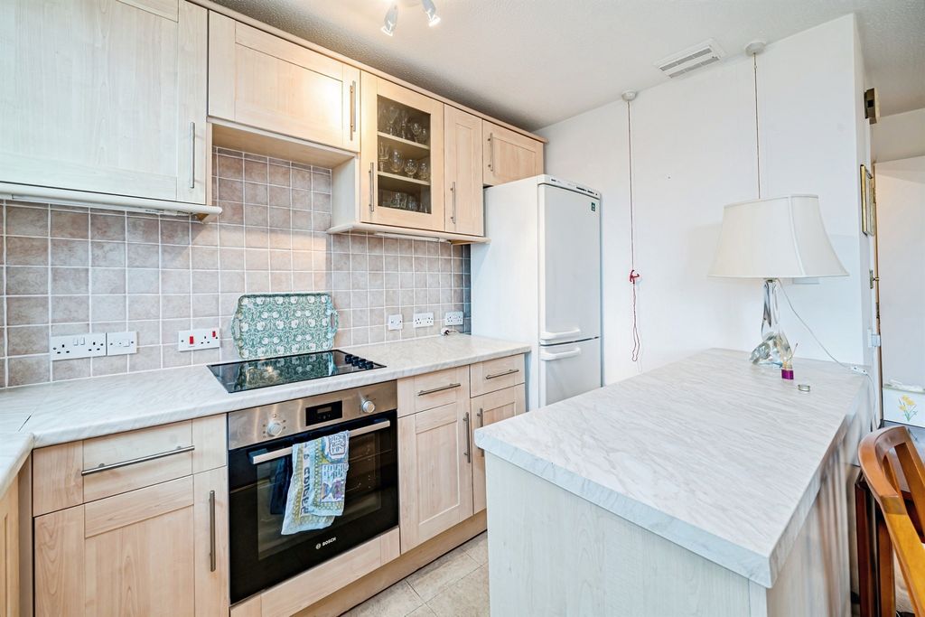 Property photo 3 of 16