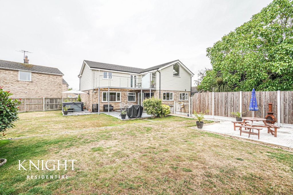 Property photo 2 of 34