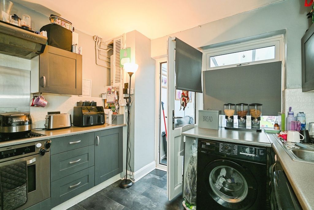 Property photo 3 of 15 Pbox-Img.Jpg