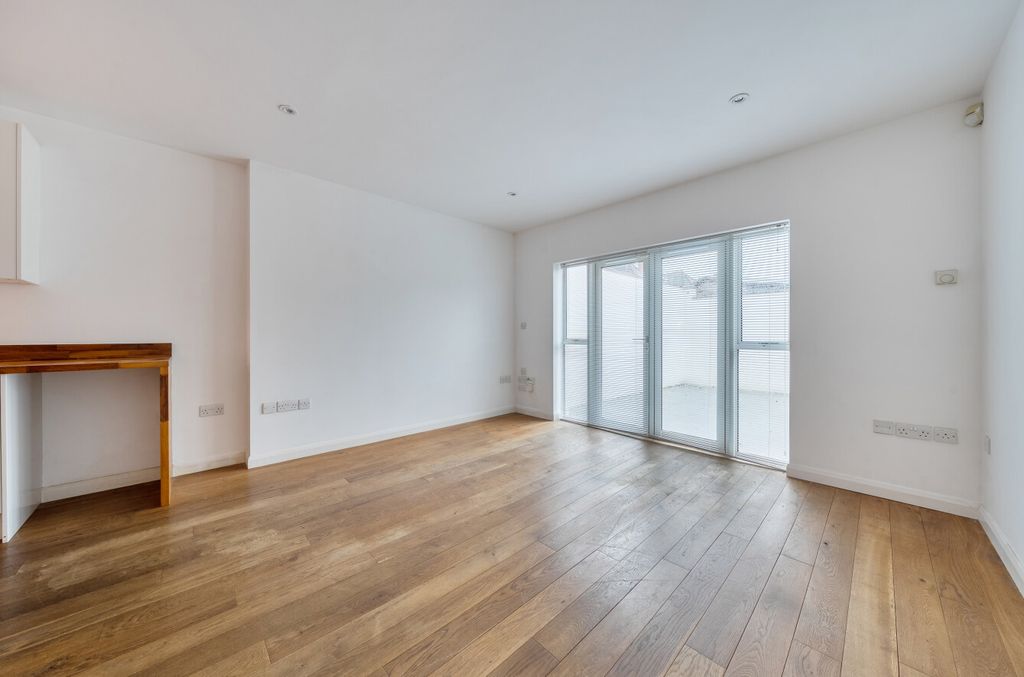 Property photo 3 of 26 Living Room