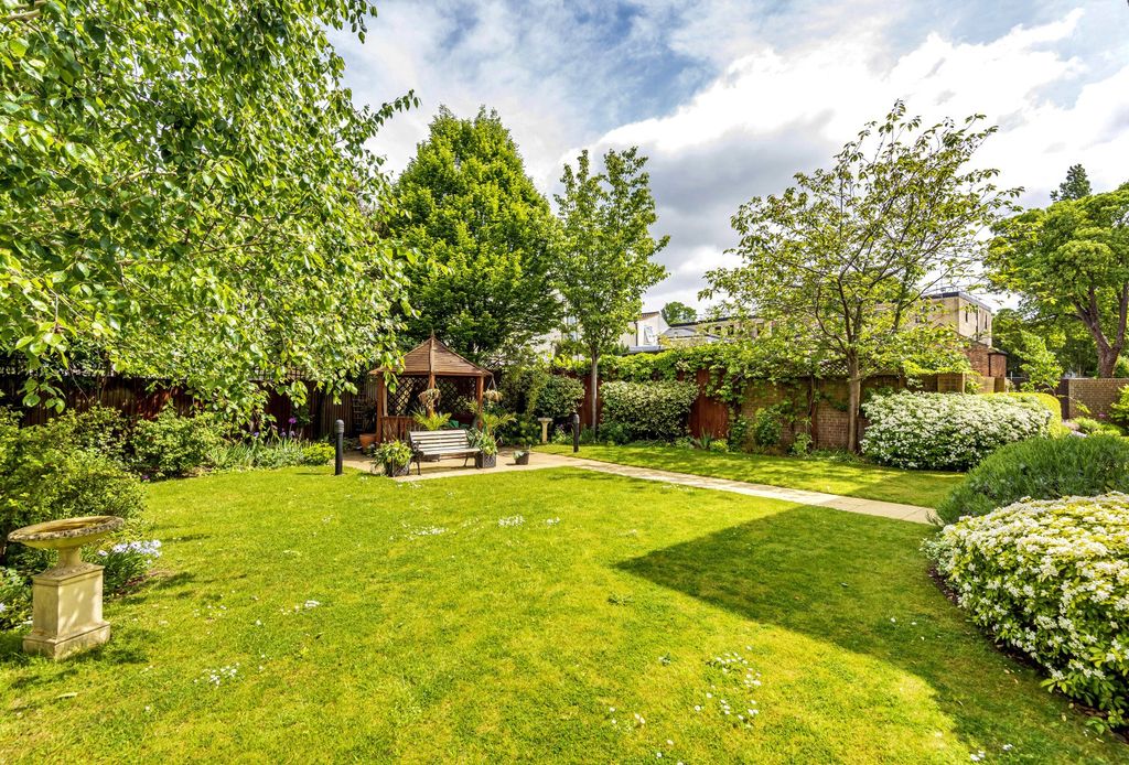 Property photo 2 of 9 Picture No. 25