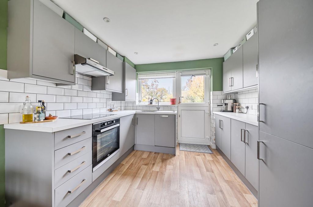 Property photo 3 of 15 1375097-6-690Ca9840A814.Jpg