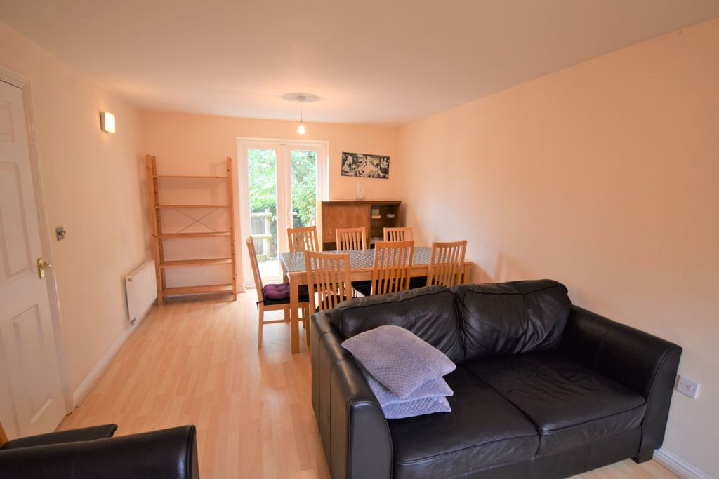 Property photo 2 of 9 d1