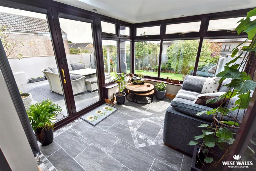 Property photo 3 of 25 16.Jpg