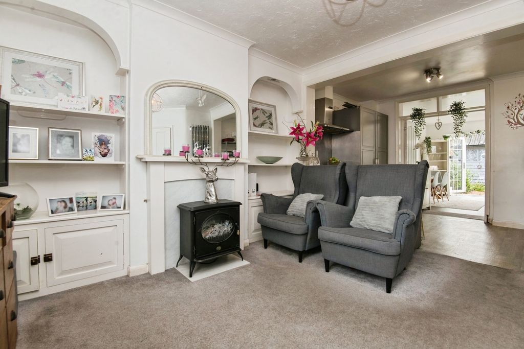 Property photo 3 of 12 Pbox-Img.Jpg