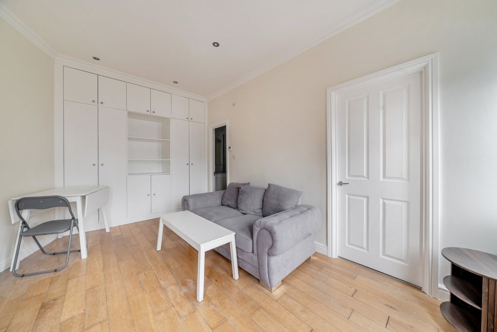 Property photo 2 of 11 Picture No. 19