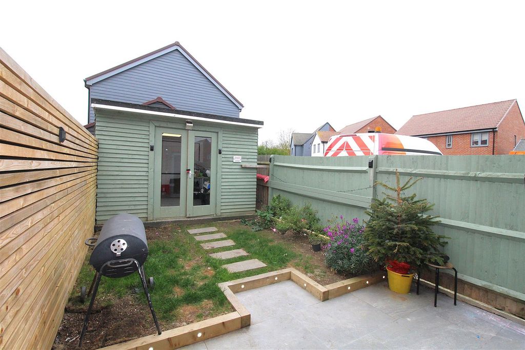 Property photo 3 of 21