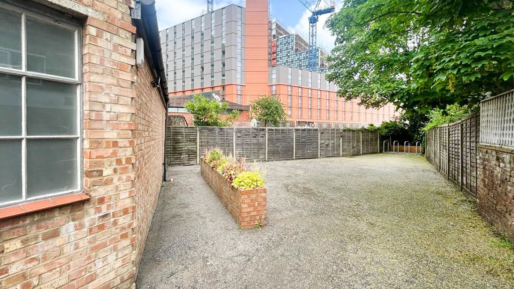 Property photo 2 of 6 Hammersmith Studios 55A Yeldham Road W6 Offices To Let West London Ext2.Jpg