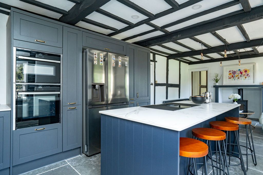 Property photo 2 of 22