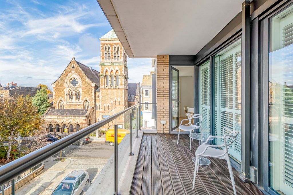 Property photo 2 of 20 Picture No. 24