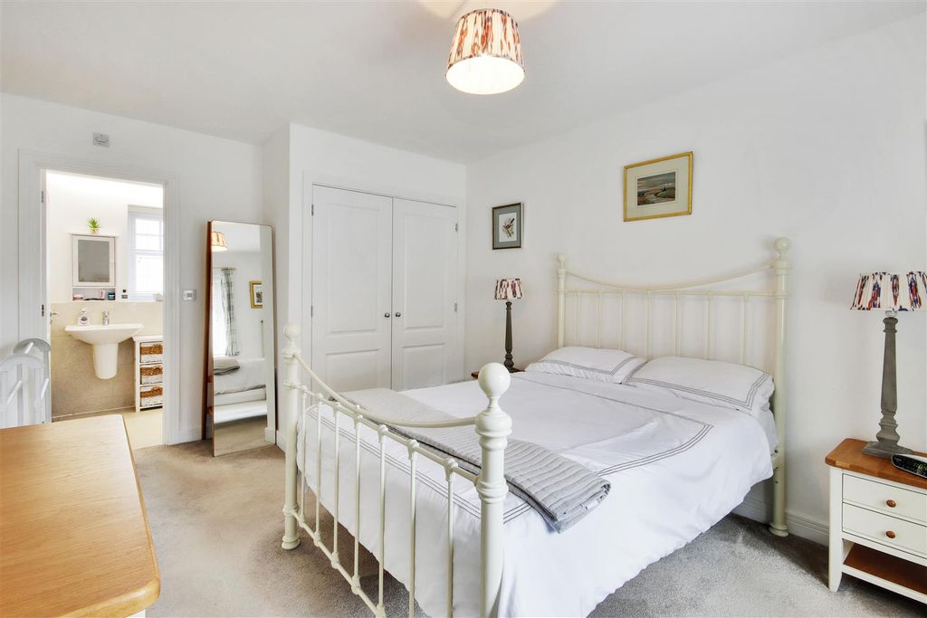 Property photo 3 of 18 45