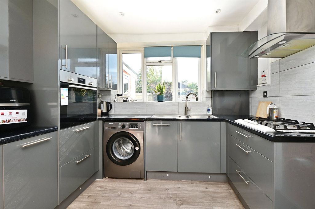 Property photo 3 of 11 Picture No. 06