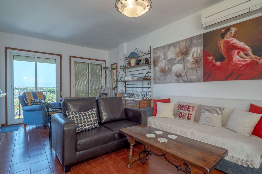 Property photo 2 of 32
