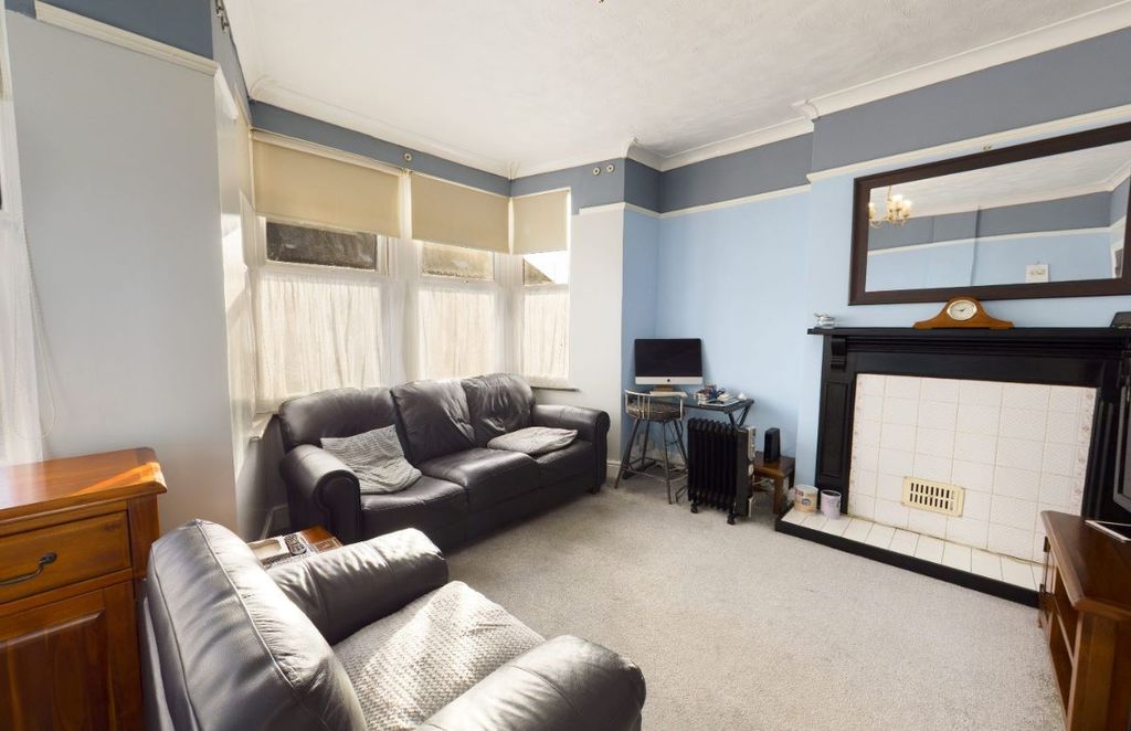 Property photo 2 of 6