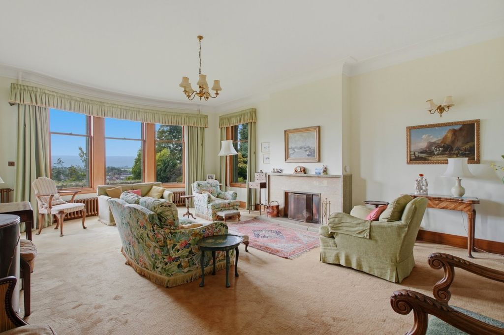 Property photo 3 of 20 Sitting Room