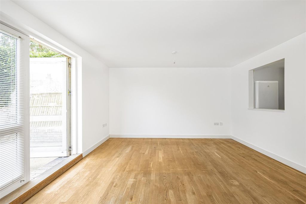 Property photo 3 of 13 3