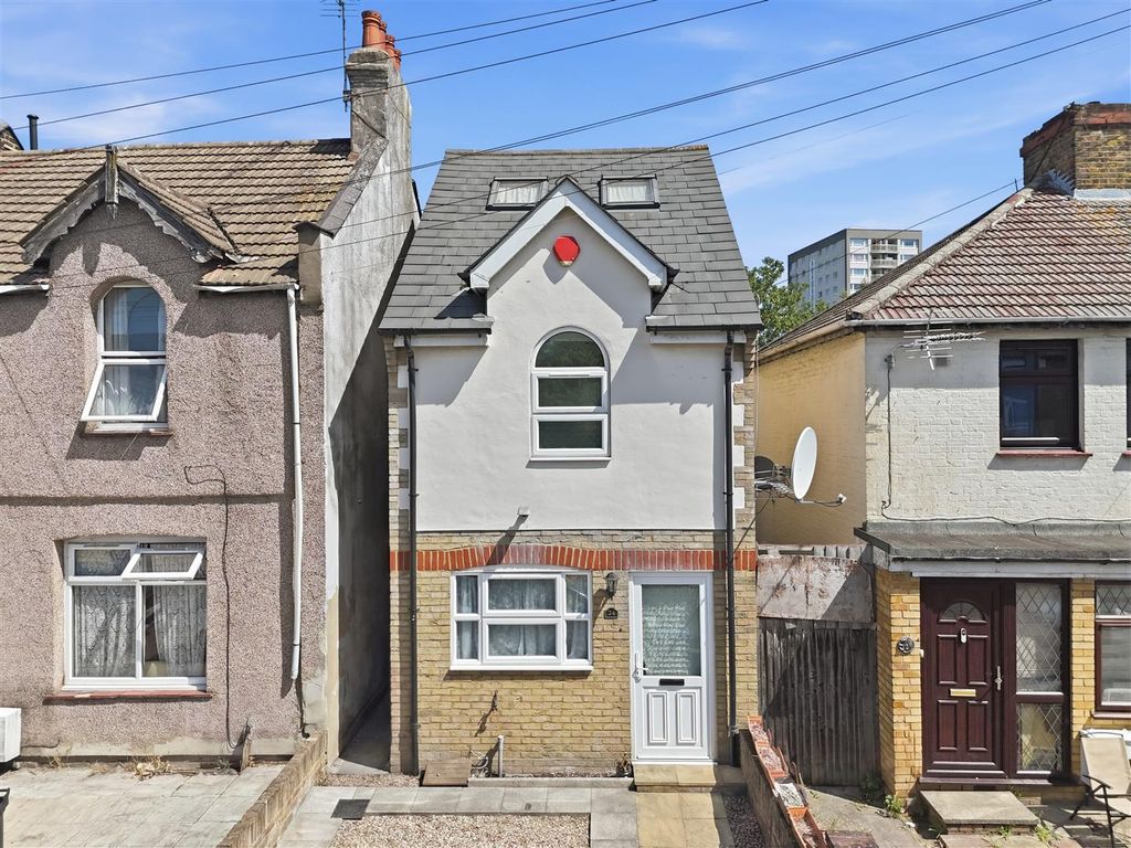 Property photo 1 of 24 001_Dji_20260707111103_0002_D.Jpg