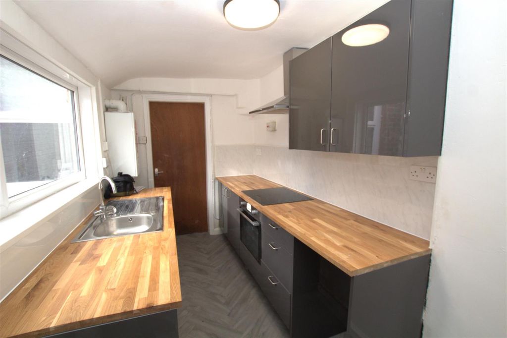 Property photo 1 of 12 84 Percy Kitchen Reverse.Jpg