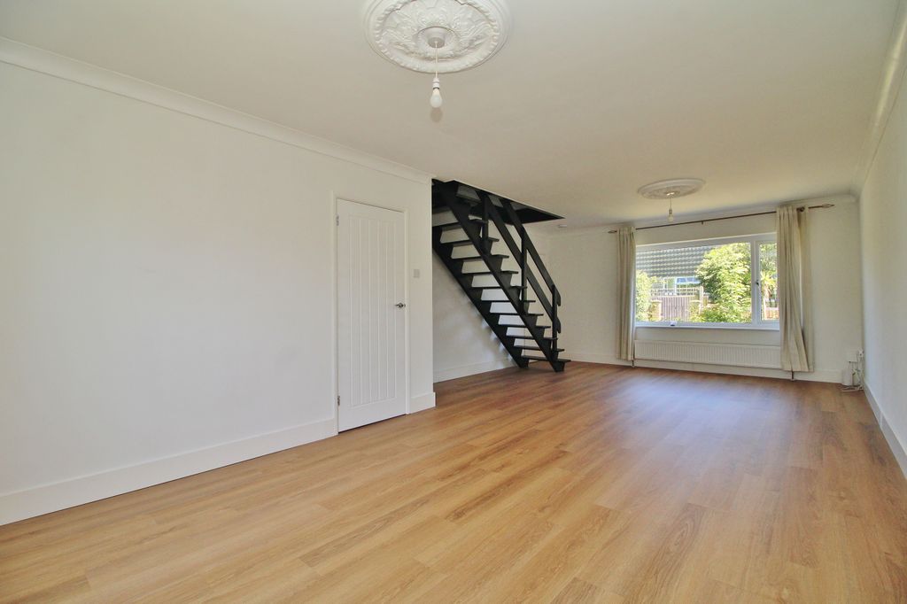 Property photo 3 of 25