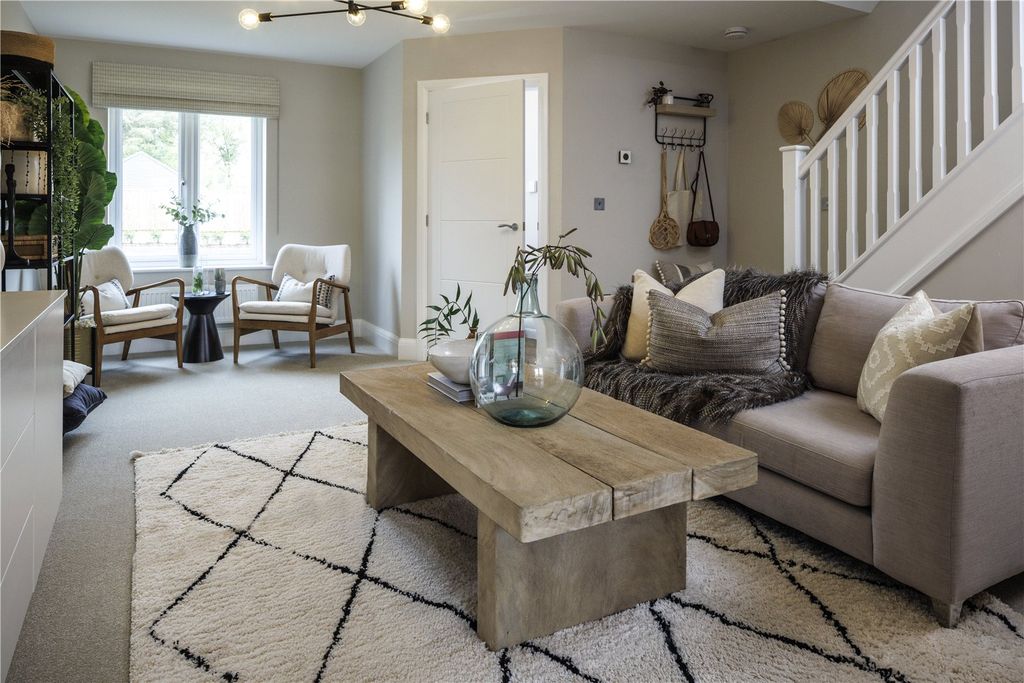 Property photo 3 of 9 Show Home