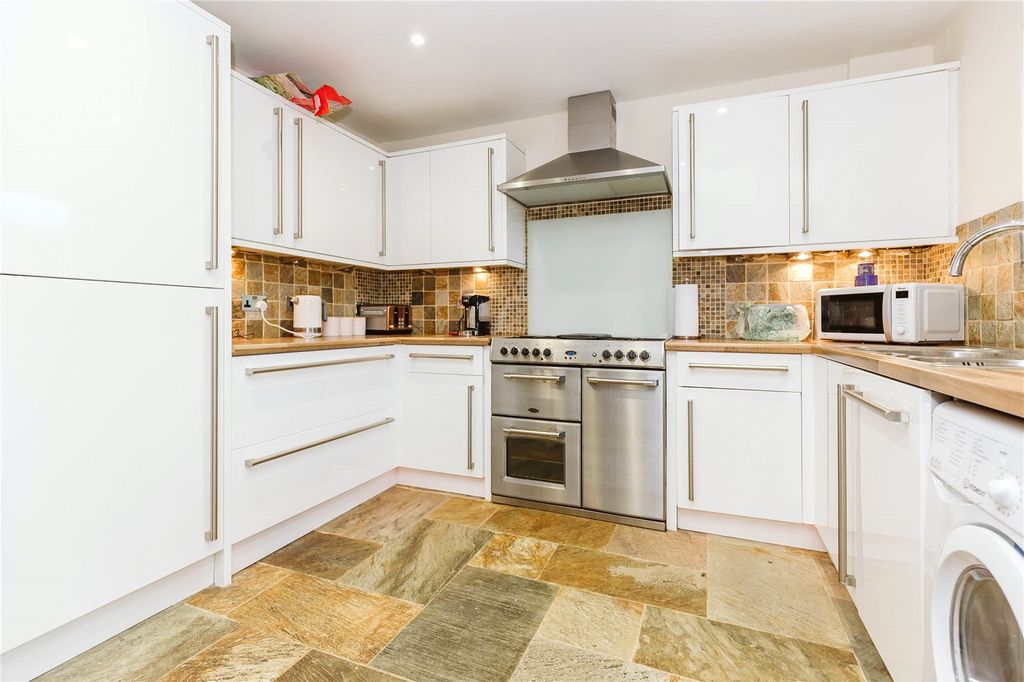 Property photo 2 of 10 Picture No. 16