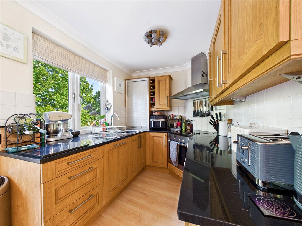 Property photo 2 of 20 Picture No. 12